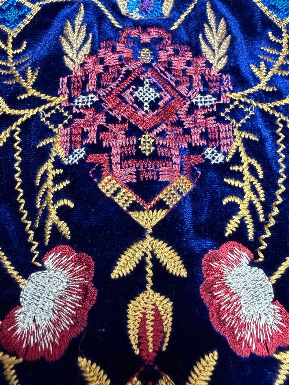Caleaas Embroidered Velvet V-Neck Tunic - Navy size 2X - Picture 7 of 9